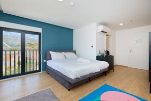 1 bedroom, desk, free WiFi, bed sheets