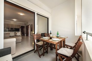 公寓, 1 間臥室, 陽台 | 餐廳
