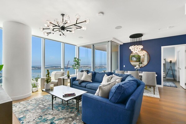 智能电视、壁炉