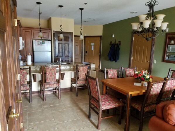 Dining - Westgate Smokey Mountain Resort with Waterpark Included (Gatlinburg)
