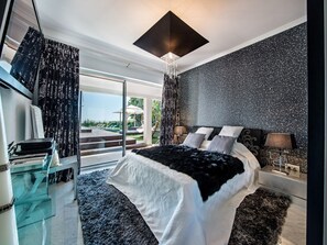 8 bedrooms, in-room safe, iron/ironing board, free WiFi