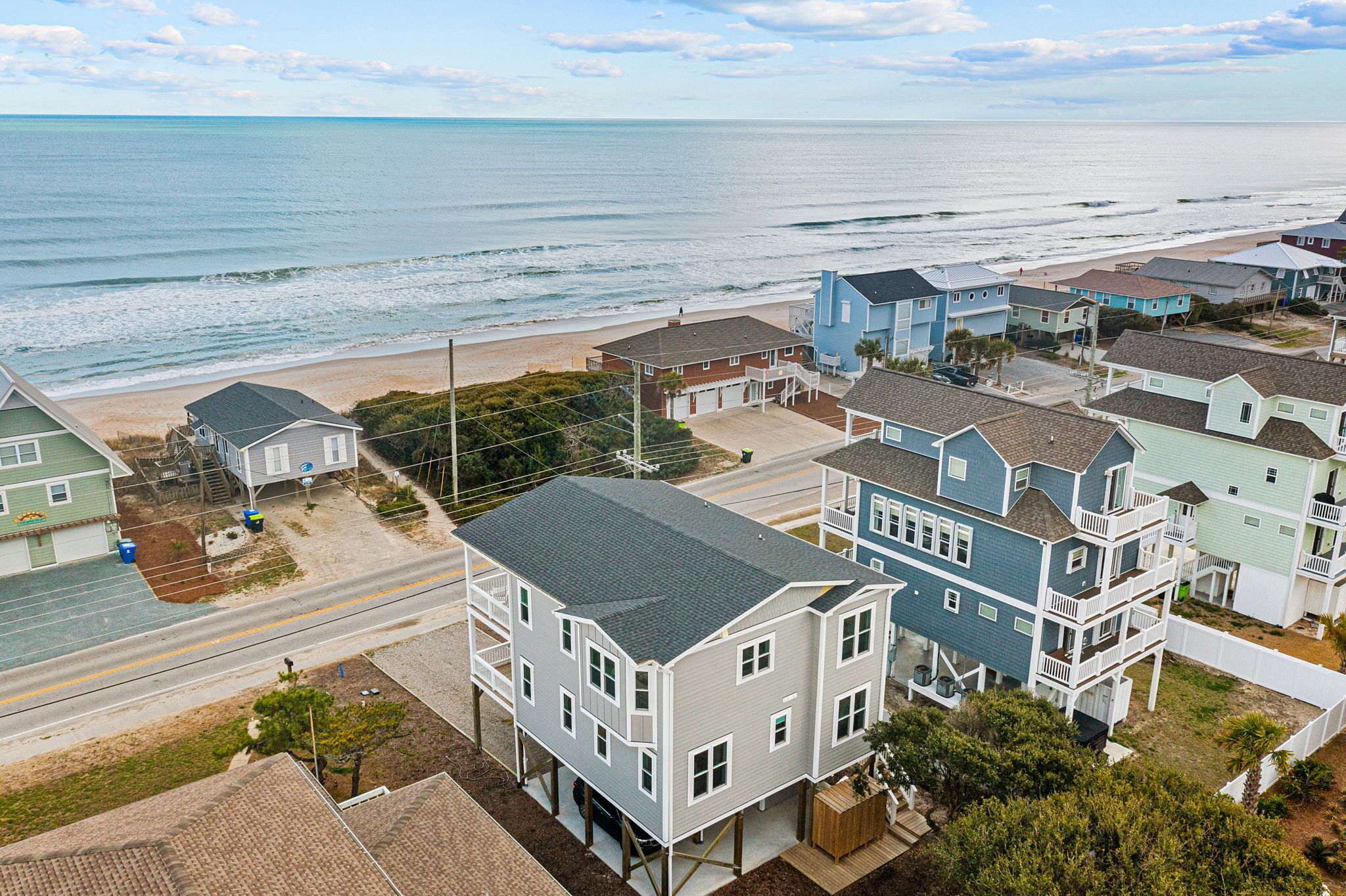 Aerial view of the house and beach proximity