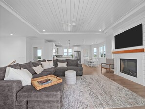 Smart TV - Luxe 4 Bedroom Home w/ Ocean views & Quick Private Beach Access in Surf City! (Surf City)