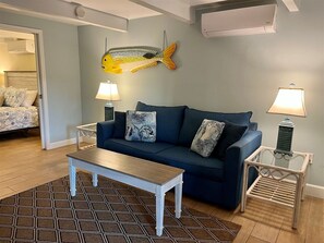 TV - 30 Seconds to the Sand! SLEEPS 14, FREE Linens/Towels! Beach Cart/6 Beach Chairs (Ocean City)