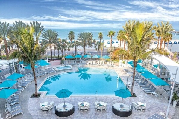 Pool - Clearwater Beach Beauty ! - Wyndham Clearwater Beach Resort (Clearwater)