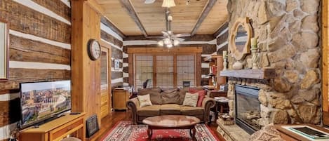 Smart TV, fireplace