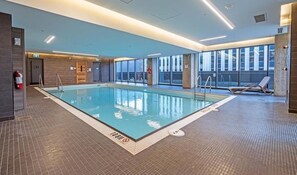 Alberca techada y alberca climatizada