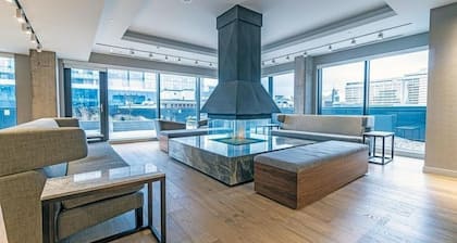 Luxury high rise condo in the centre of downtown Halifax!
