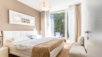 1 bedroom, travel cot, WiFi, bed sheets