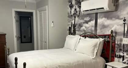 All New Studio apartment in center of town