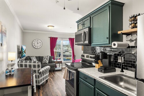 All New Studio apartment in center of town