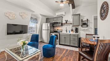 Coffee/tea maker, fridge, microwave, oven