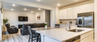 Quiet Avon Home - Near Indianapolis Speedway!