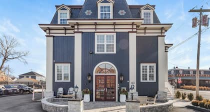 Seasons Hospitality Presents all new large 1BR apartment