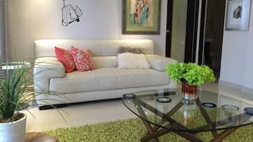 Smart TV, DVD player, stereo