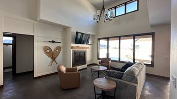 TV connectée, cheminée