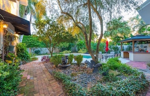 Terrace/patio - Elegant & Spacious Historic Winter Park Home with Pool + Spa (Winter Park)