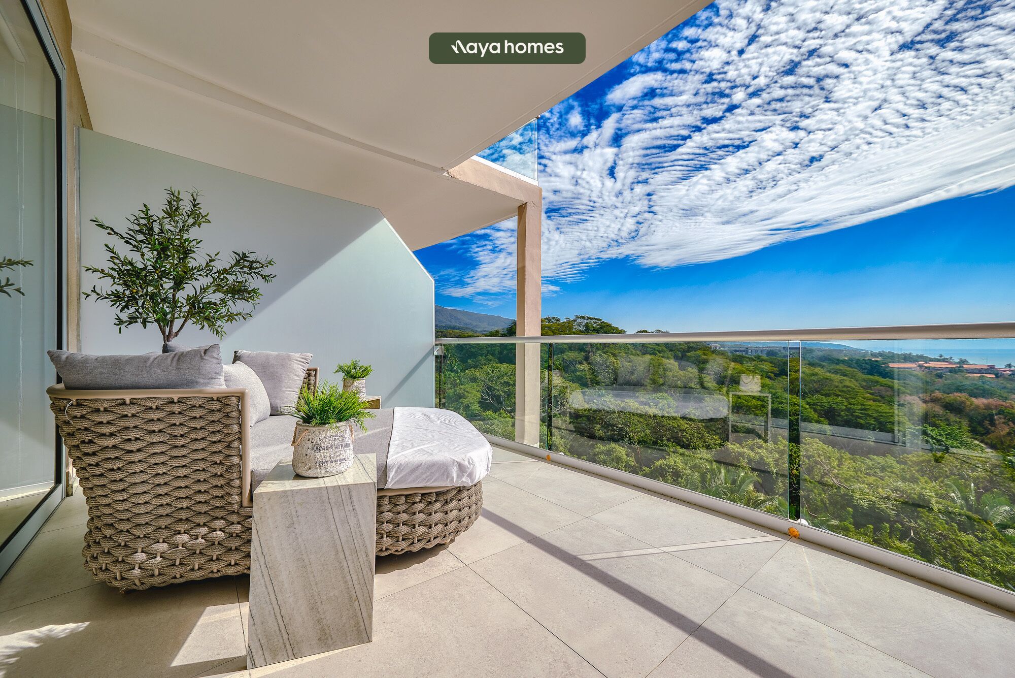 Elite Apartment | Balcony