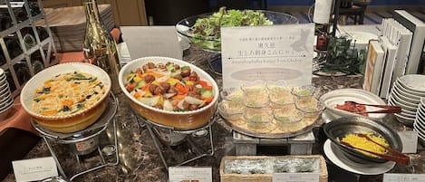 Colazione a buffet, servita tutte le mattine (1800 JPY a persona)