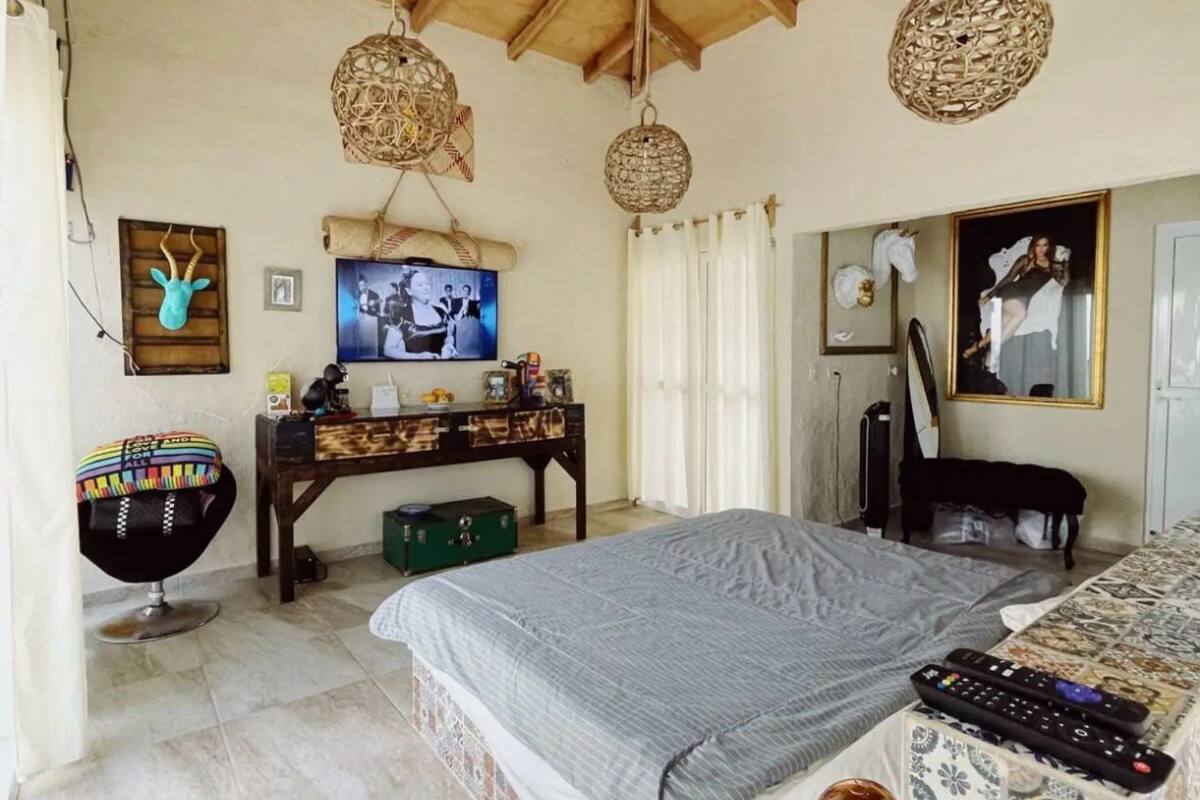 Bungalow de base, vue sur la piscine | 10 chambres, accès au Wi-Fi (inclus), literie fournie