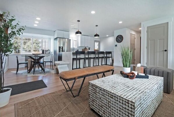 Living area - Bougie 3-bed home minutes from world-class skiing (Cottonwood Heights)