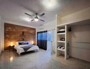 1 Schlafzimmer, Zimmersafe, Bügeleisen/Bügelbrett, kostenloses WLAN