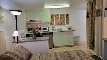 Deluxe Studio Suite