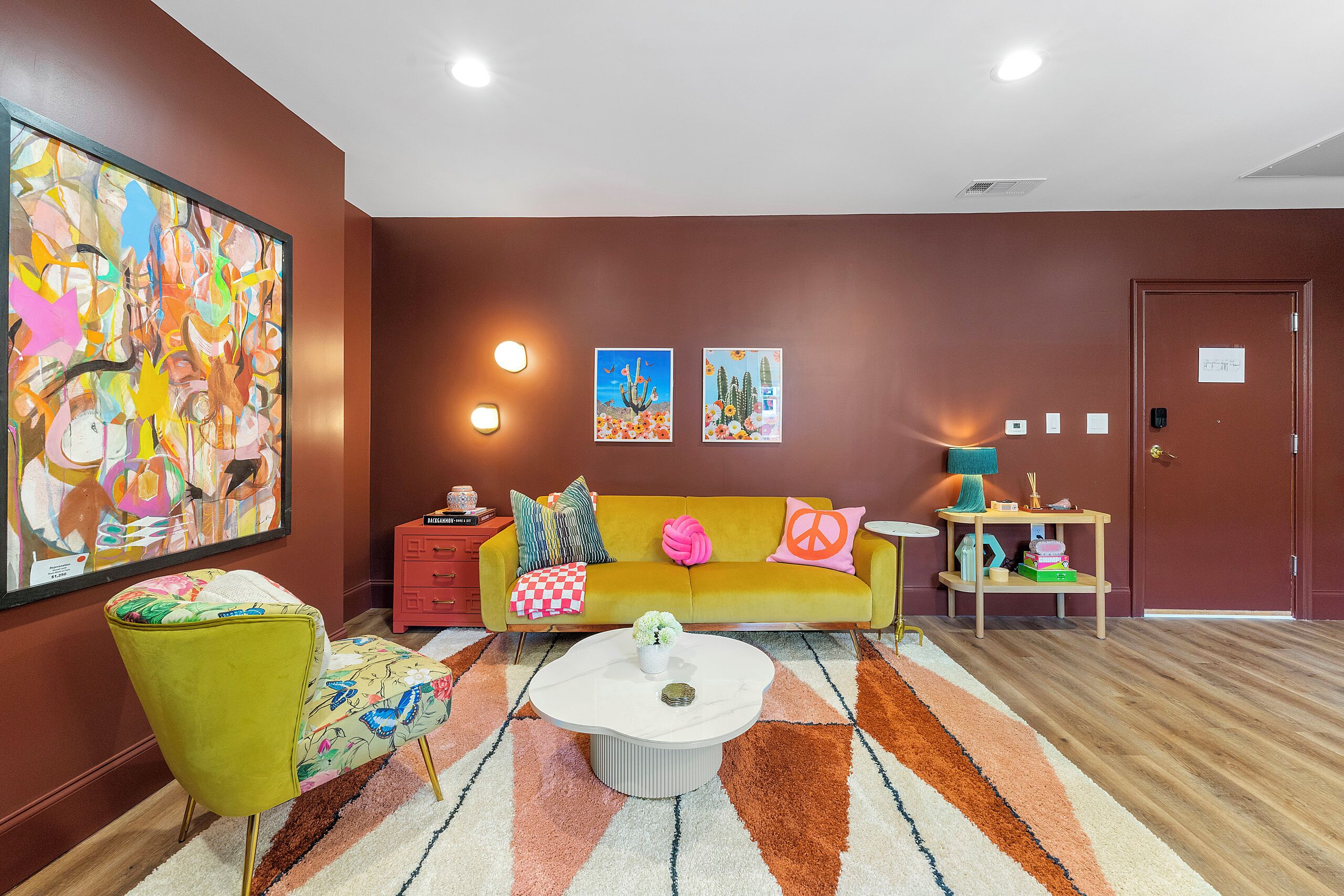 Walk to Stone Mountain Park! Historic Loft in Downtown Stone Mountain 