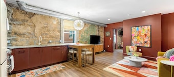 Walk to Stone Mountain Park! Historic Loft in Downtown Stone Mountain