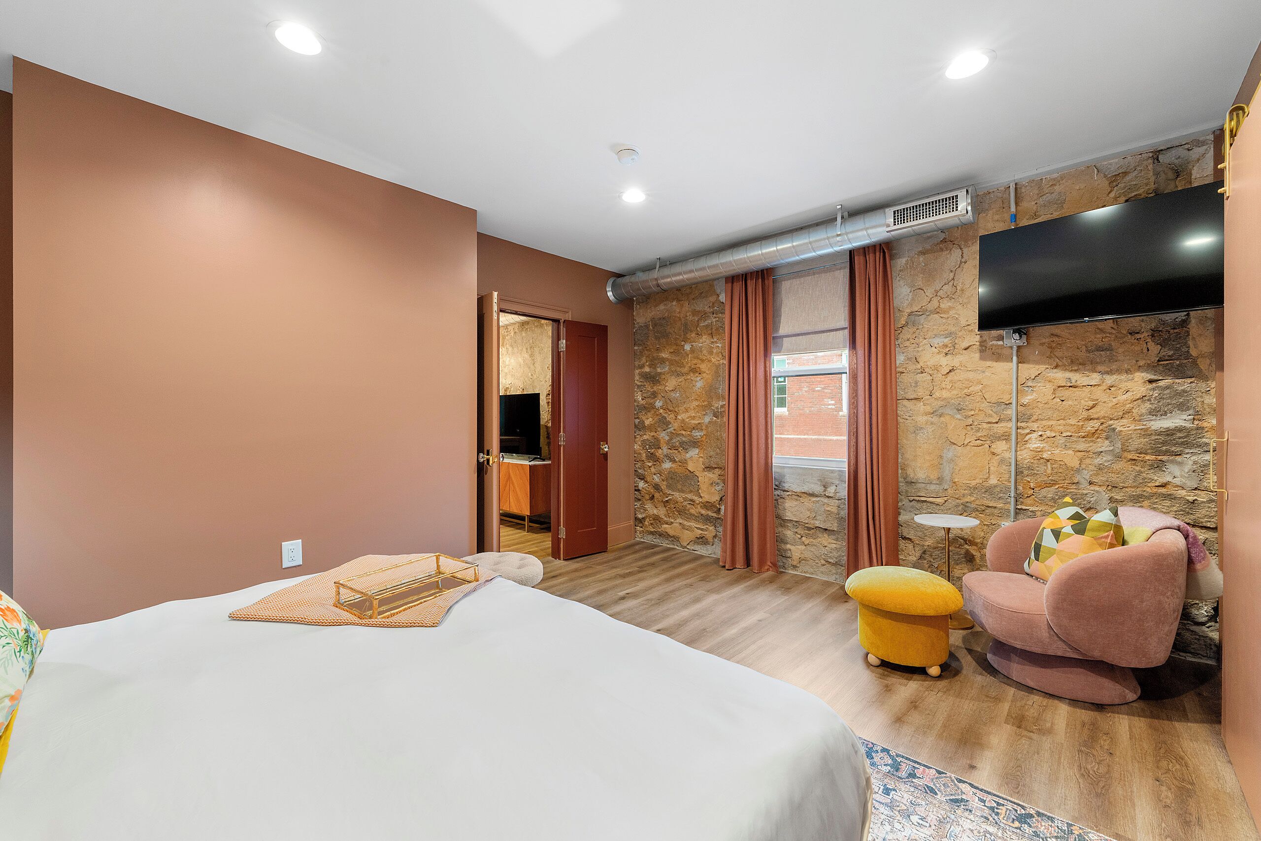 2 soverom, strykejern/-brett, wi-fi og sengetøy