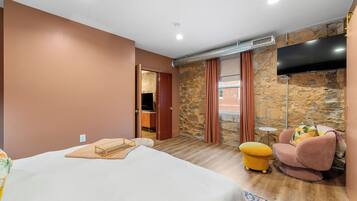 2 Schlafzimmer, BĂŒgeleisen/BĂŒgelbrett, WLAN, BettwĂ€sche