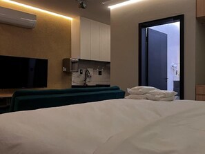 1 bedroom, desk, iron/ironing board, free WiFi