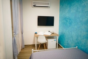 Premium Room, Private Bathroom | 1 bedroom, down comforters, individually decorated - GG - Grow - Terrazza di Bellavista (Naples)