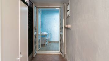 Quarto premium, banheiro privativo | 1 quarto, edredons de pluma, individualmente decorados