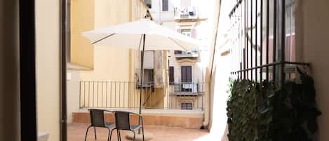 Chambre Premium, salle de bains privée | Terrasse/Patio