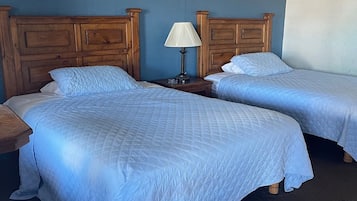 1 habitación y escritorio