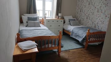 1 bedroom, internet, bed sheets