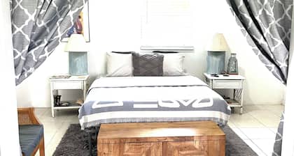 Private Studio 7 min drive to F’sted town,beach