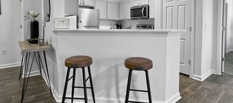 Cozy 2-bedroom apartment with Fiber WiFi, AC in charming Buford private 2 bedroo