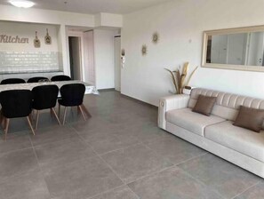 Living area - Luxury Building Apartment (Jerusalem)