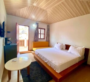 Habitación Confort | Ropa de cama de alta calidad, minibar, mobiliario individual