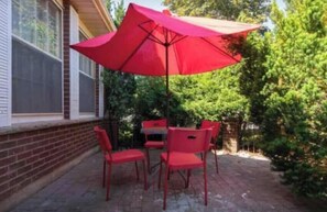 Outdoor dining - A home away from home (Oakville)