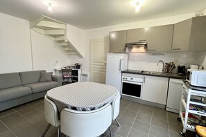 TV - La Réserve, Maison Dans une Résidence Calme Avec Parking, Pour 4 Personnes (Saint-Valery-sur-Somme)