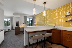 Full-size fridge, microwave, stovetop, dishwasher - Residence Inn Panama City Beach Pier Park (Panama City Beach)