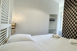 1 sovrum och sängkläder