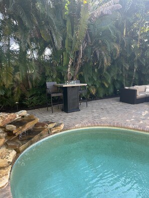 Outdoor dining - Beach home with pool, close to Vanderbilt beach and Mercato. (Naples)