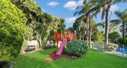 FamParadise: Pool, Cabin, Garden, Peace & More !