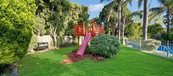 FamParadise: Pool, Cabin, Garden, Peace & More !