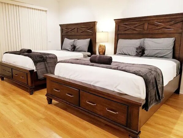 5 bedrooms, iron/ironing board, free WiFi, bed sheets