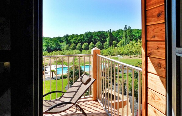 Property grounds - Nice home in Castelnaud La Chapelle (Castelnaud La Chapelle)